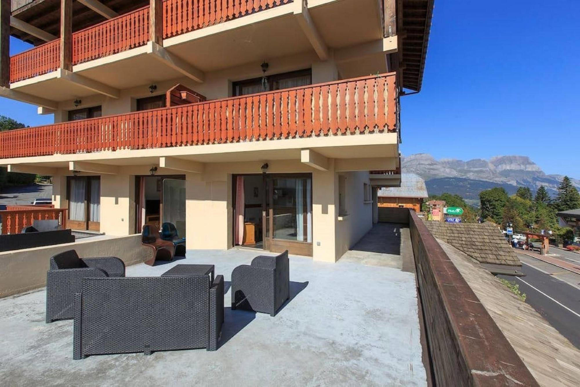 Aparthotel Les Aiguilles De Warens Combloux Esterno foto